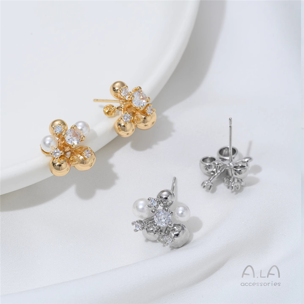 Pearl Stud Earrings - Позолоченные 14-каратным золотом, инкрустированные цирконием, элементы