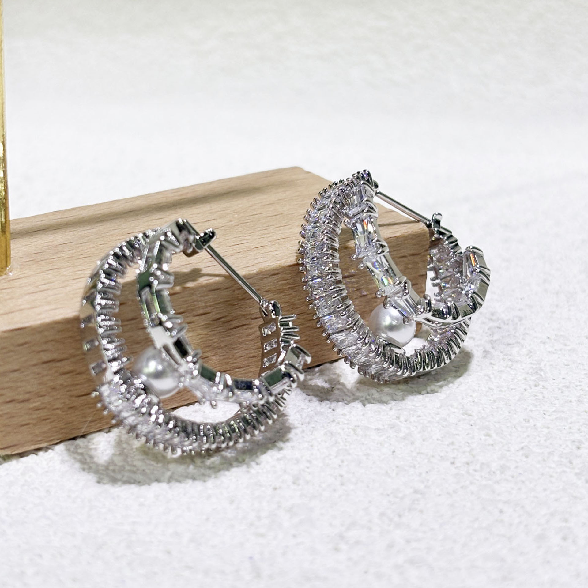 Комплект элитных украшений 202 – обзор и цена Pearl Stud Earrings