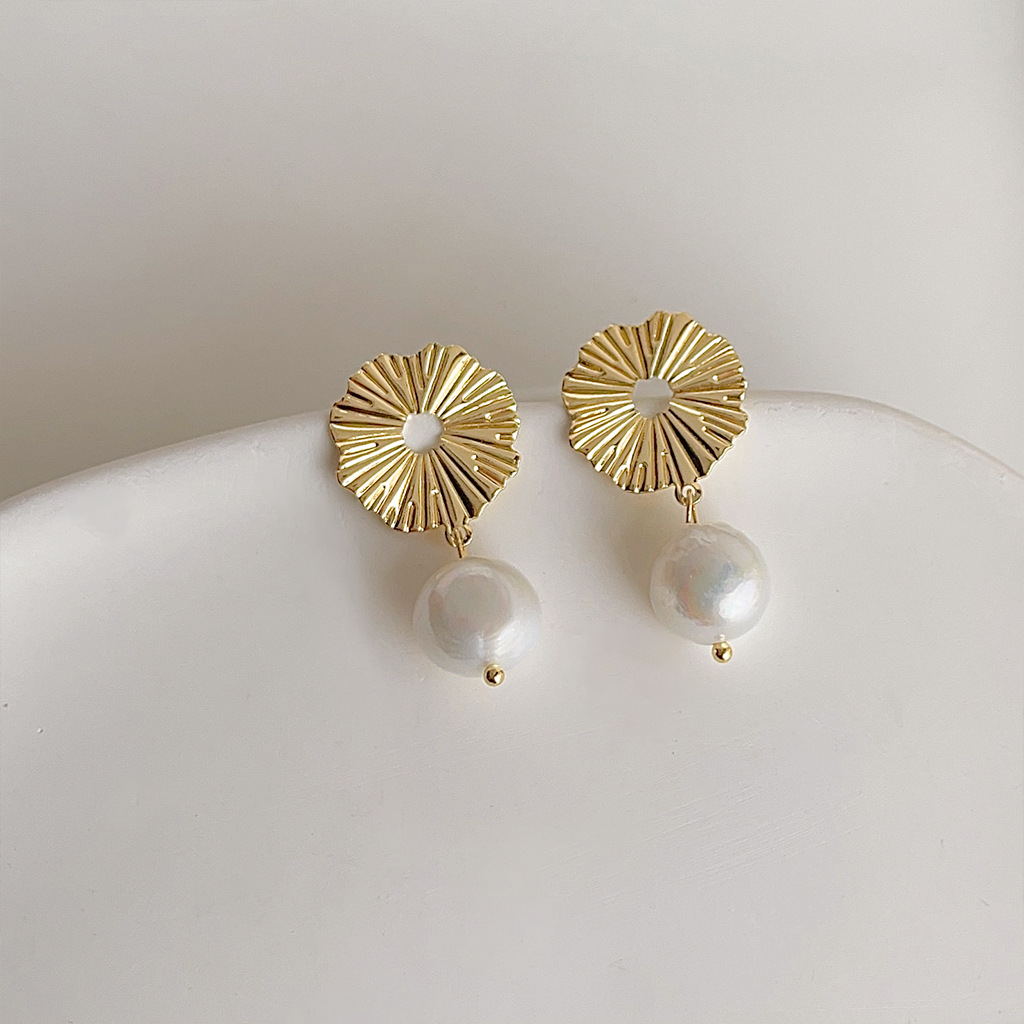 Аксессуары для самостоятельног – обзор и цена Pearl Stud Earrings